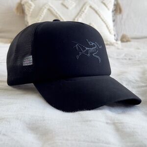 Arc'teryx Bird Curved Trucker Hat